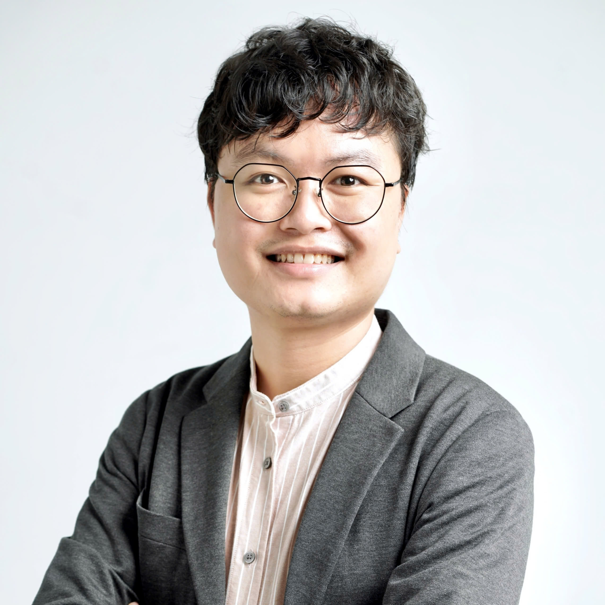 Mr Dinh Ho Nho Thong 1